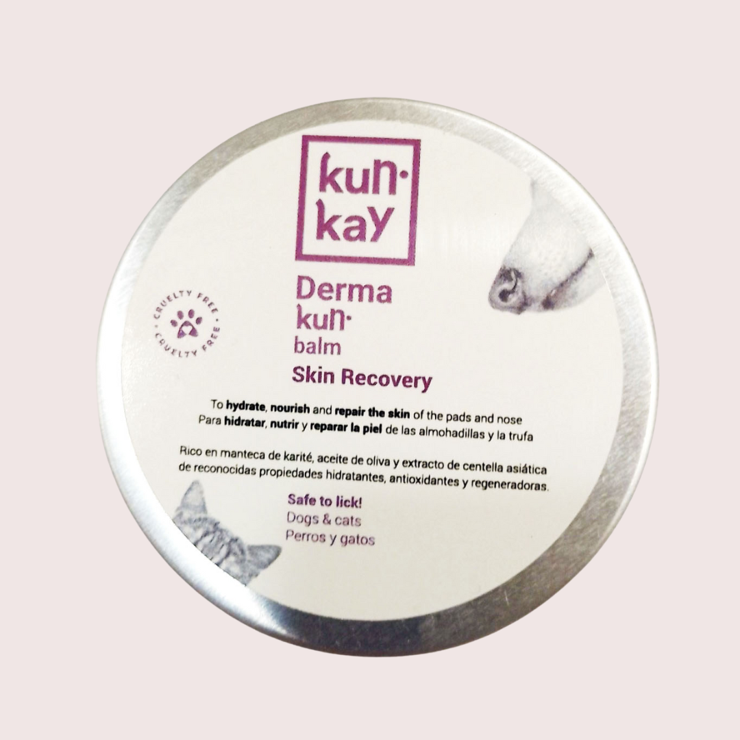 Moisturizing and repairing balm for the nose leather and paw pads of dogs and cats