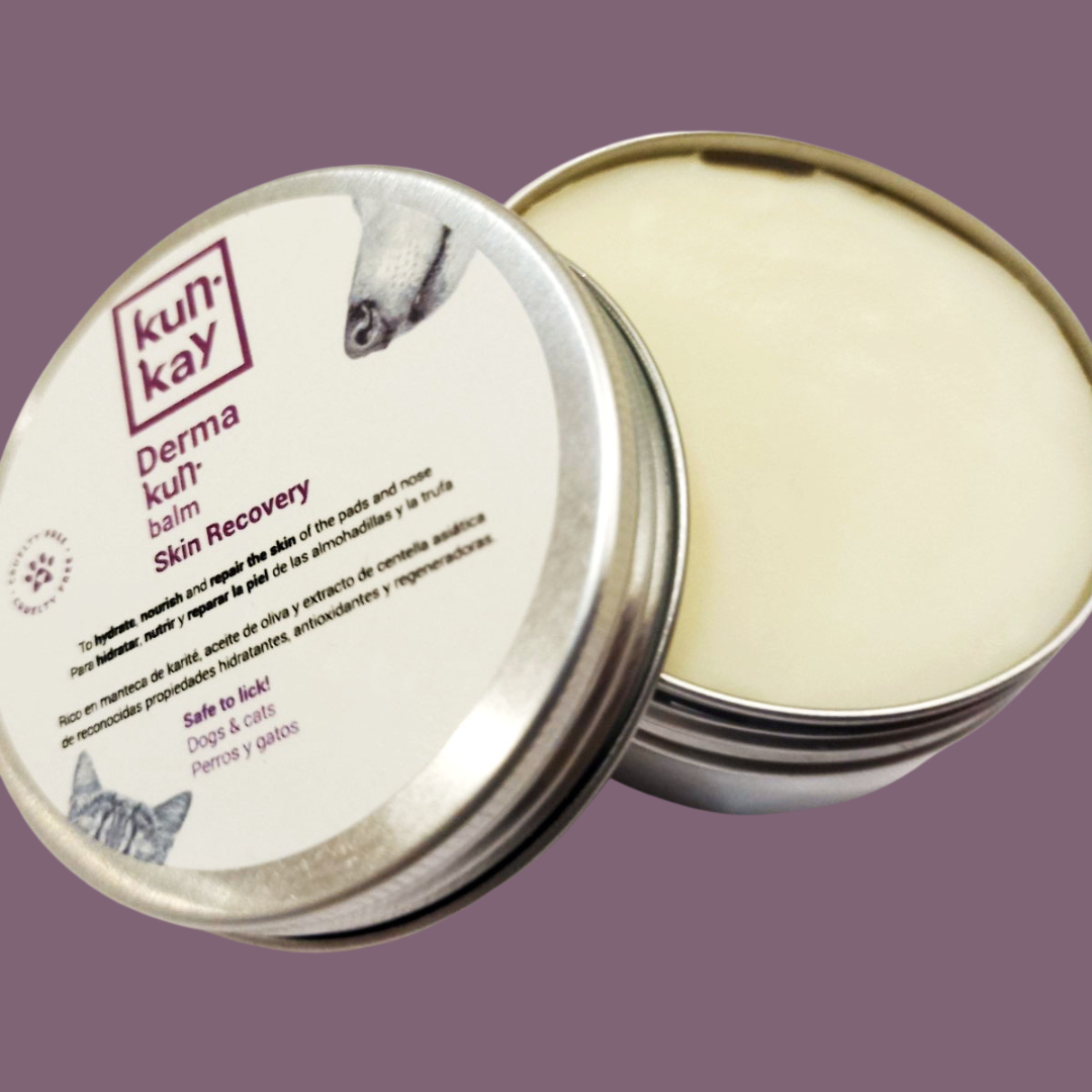 Moisturizing and repairing balm for the nose leather and paw pads of dogs and cats